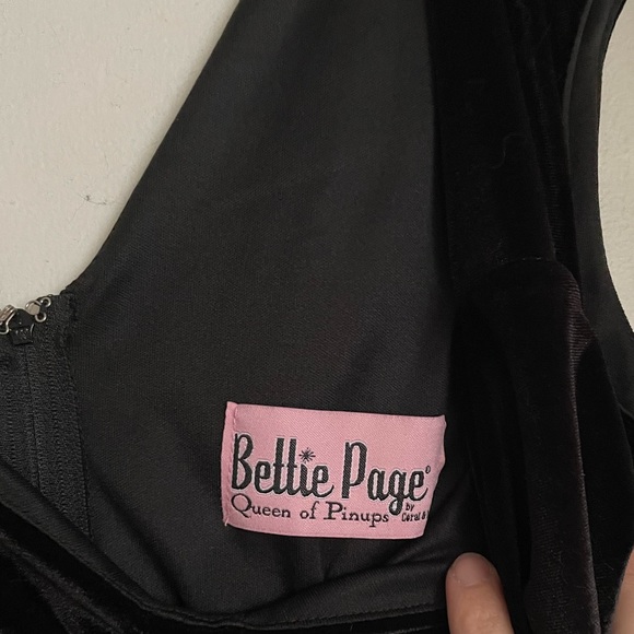 Bettie Page Black Bettie on holiday dress - Picture 6 of 7